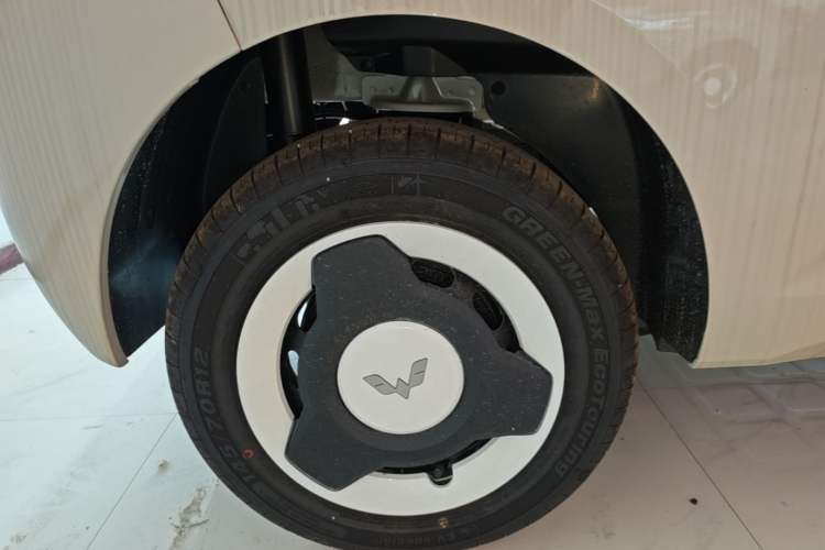 Used Wuling Hongguang MINIEV 2024 3rd Generation 215km Youth Edition Right Rear Wheel Hub
