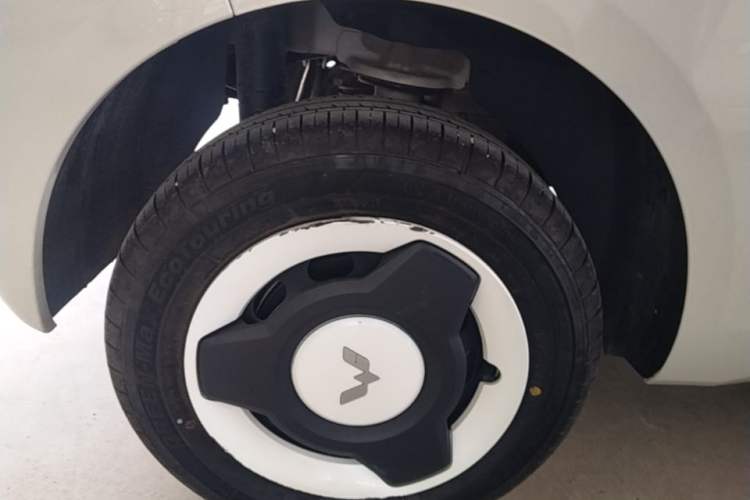 Used Wuling Hongguang MINIEV 2024 3rd Generation 215km Youth Edition Right Rear Wheel Hub