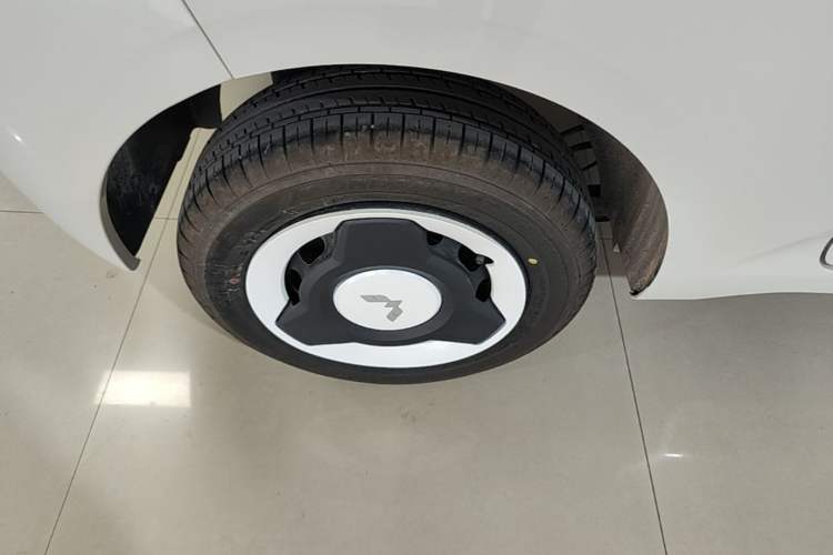 Used Wuling Hongguang MINIEV 2024 3rd Generation 215km Youth Edition Right Rear Wheel Hub