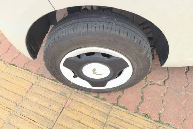 Used Wuling Hongguang MINIEV 2024 3rd Generation 215km Youth Edition Right Rear Wheel Hub