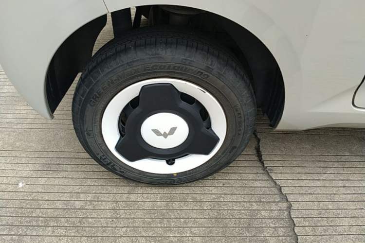Used Wuling Hongguang MINIEV 2024 3rd Generation 215km Youth Edition Right Rear Wheel Hub