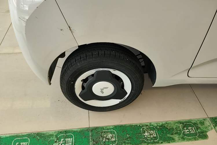 Used Wuling Hongguang MINIEV 2024 3rd Generation 215km Youth Edition Right Rear Wheel Hub