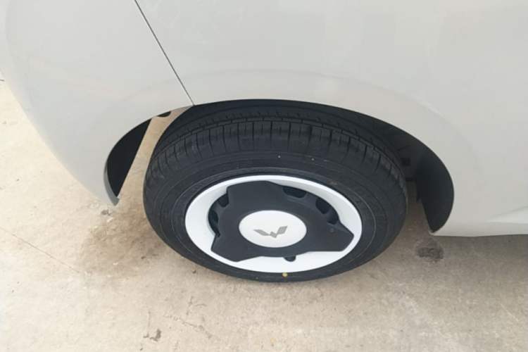 Used Wuling Hongguang MINIEV 2024 3rd Generation 215km Youth Edition Right Rear Wheel Hub