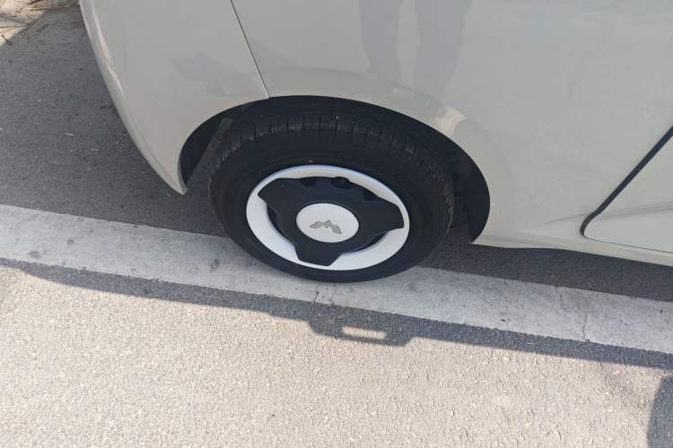 Used Wuling Hongguang MINIEV 2024 3rd Generation 170 km Right Rear Wheel Hub