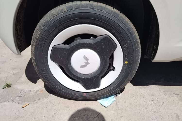 Used Wuling Hongguang MINIEV 2024 3rd Generation 215km Youth Edition Right Rear Wheel Hub