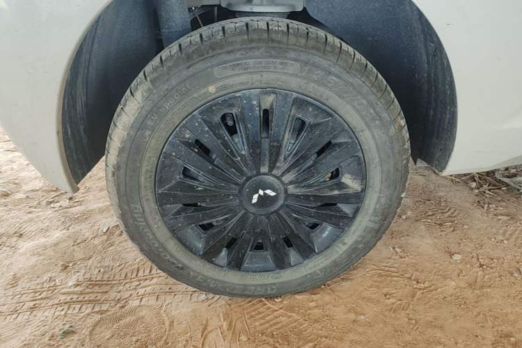 Used Wuling Hongguang MINIEV 2024 3rd Generation 215km Youth Edition Right Rear Wheel Hub