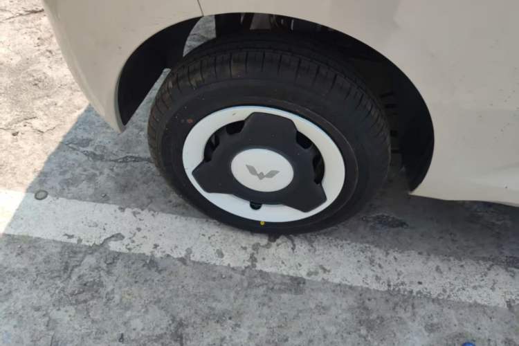 Used Wuling Hongguang MINIEV 2024 3rd Generation 215km Youth Edition Right Rear Wheel Hub
