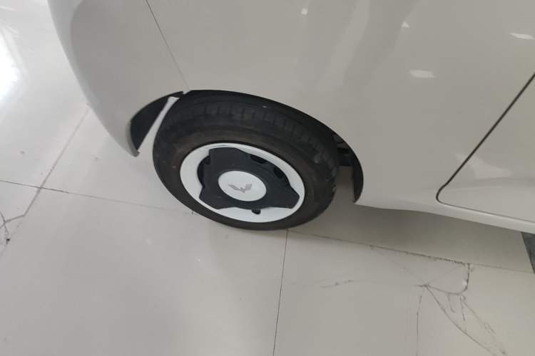 Used Wuling Hongguang MINIEV 2024 3rd Generation 215km Youth Edition Right Rear Wheel Hub