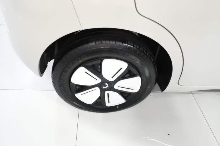 Used Wuling Hongguang MINIEV 2024 3rd Generation 215km Youth Edition Right Rear Wheel Hub