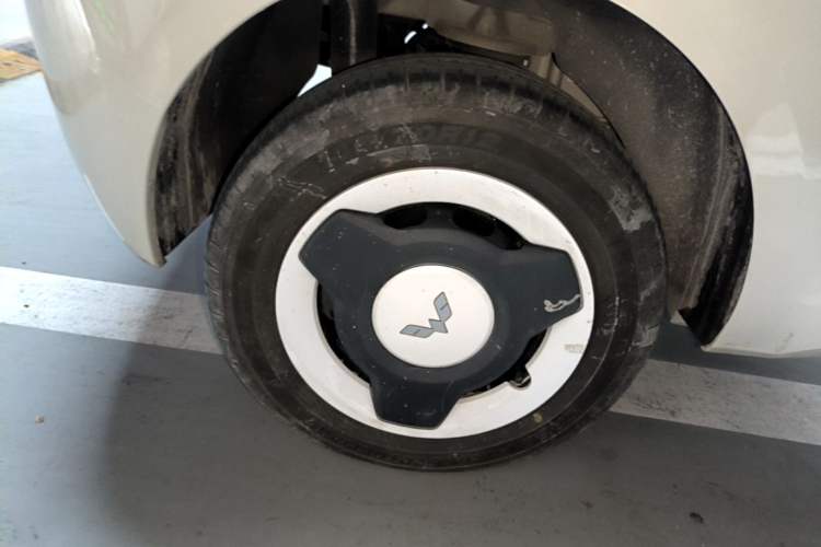 Used Wuling Hongguang MINIEV 2024 3rd Generation 215km Youth Edition Right Rear Wheel Hub