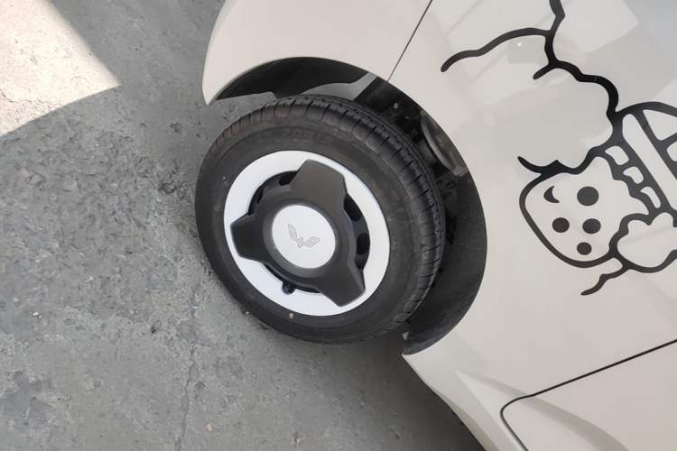 Used Wuling Hongguang MINIEV 2024 3rd Generation 215km Youth Edition Right Rear Wheel Hub