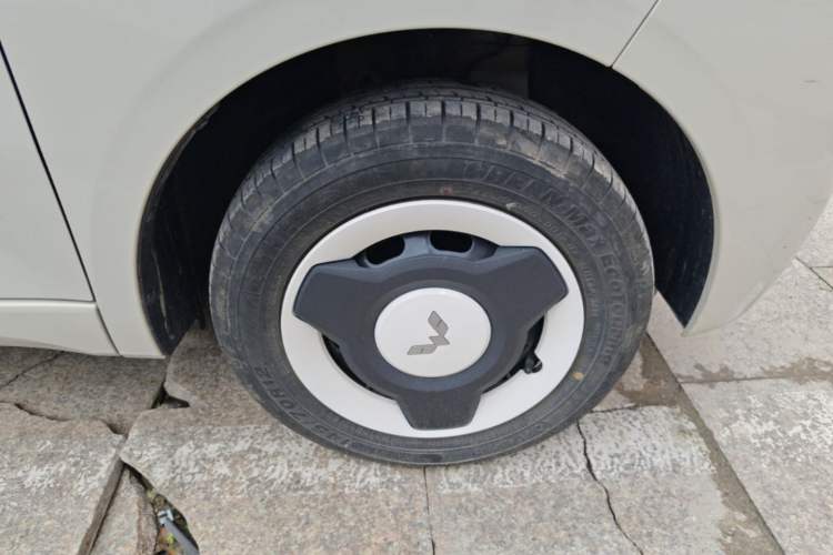 Used Wuling Hongguang MINIEV 2024 3rd Generation 215km Youth Edition Right Rear Wheel Hub