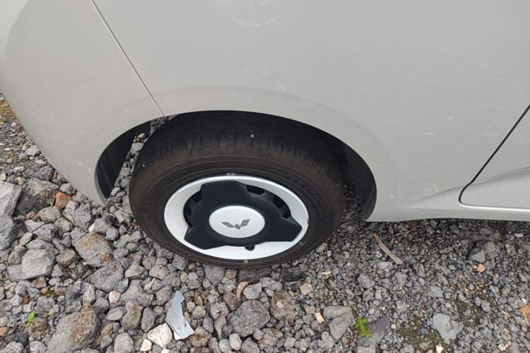 Used Wuling Hongguang MINIEV 2024 3rd Generation 215km Youth Edition Right Rear Wheel Hub