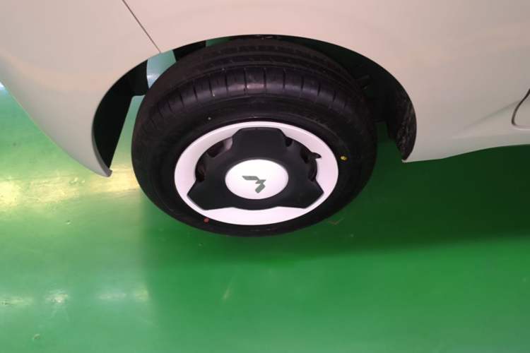 Used Wuling Hongguang MINIEV 2024 3rd Generation 215km Youth Edition Right Rear Wheel Hub