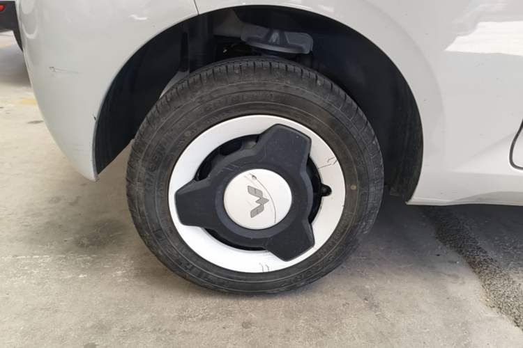 Used Wuling Hongguang MINIEV 2024 3rd Generation 215km Youth Edition Right Rear Wheel Hub