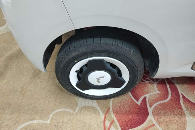Used Wuling Hongguang MINIEV 2024 3rd Generation 215km Youth Edition Right Rear Wheel Hub