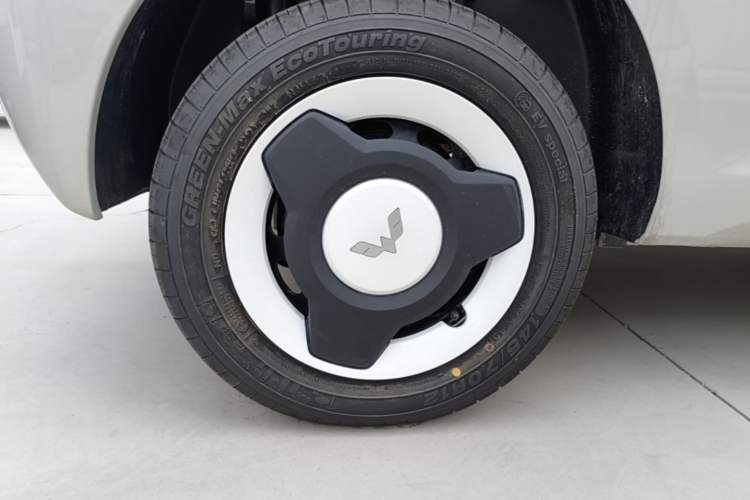 Used Wuling Hongguang MINIEV 2024 3rd Generation 215km Youth Edition Right Rear Wheel Hub