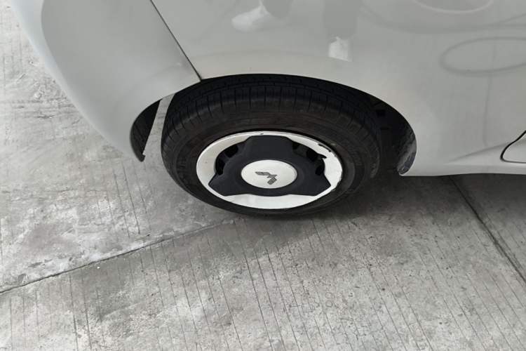 Used Wuling Hongguang MINIEV 2024 3rd Generation 215km Youth Edition Right Rear Wheel Hub