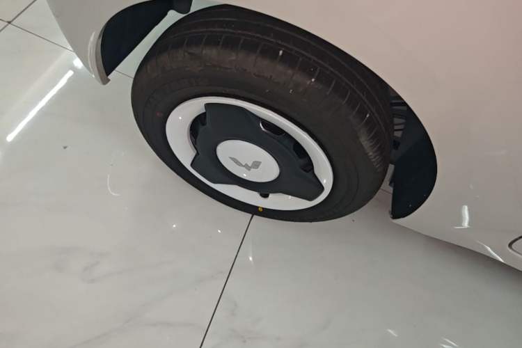 Used Wuling Hongguang MINIEV 2024 3rd Generation 215km Youth Edition Right Rear Wheel Hub