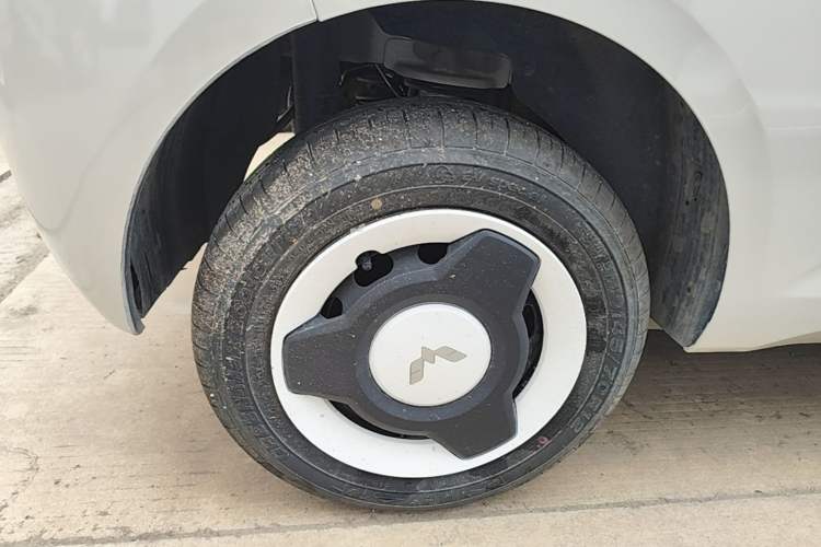 Used Wuling Hongguang MINIEV 2024 3rd Generation 215km Youth Edition Right Rear Wheel Hub