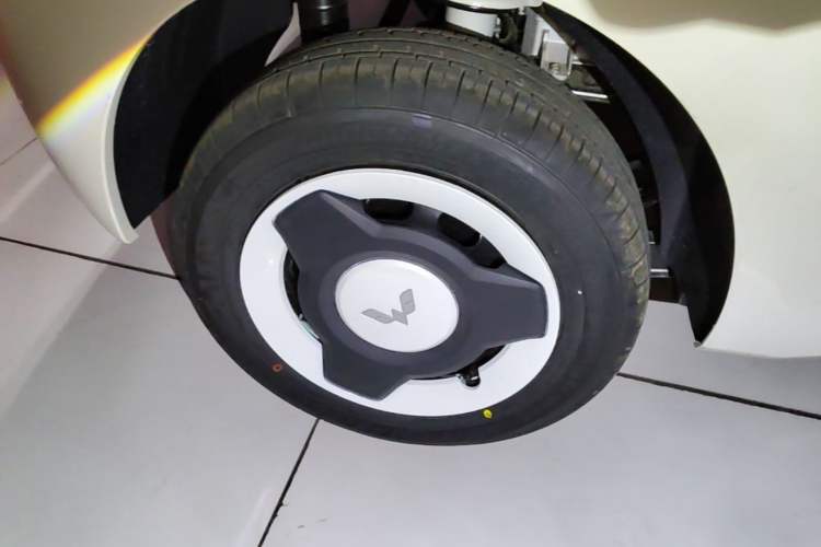 Used Wuling Hongguang MINIEV 2024 3rd Generation 215km Youth Edition Right Rear Wheel Hub