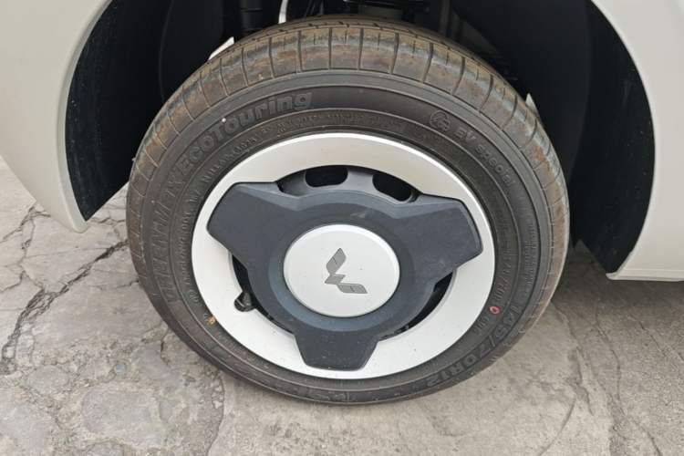 Used Wuling Hongguang MINIEV 2024 3rd Generation 215km Youth Edition Right Rear Wheel Hub