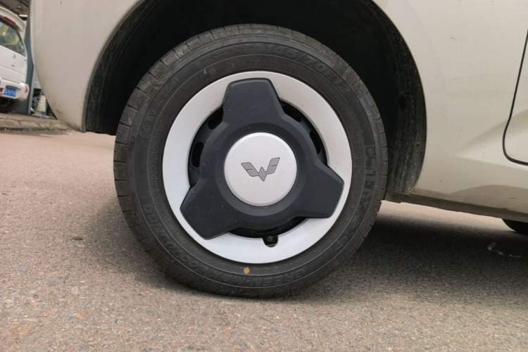 Used Wuling Hongguang MINIEV 2024 3rd Generation 215km Youth Edition Right Rear Wheel Hub