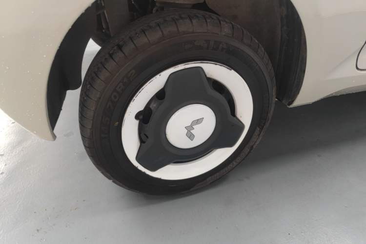 Used Wuling Hongguang MINIEV 2024 3rd Generation 215km Youth Edition Right Rear Wheel Hub