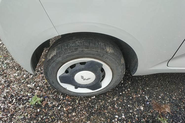 Used Wuling Hongguang MINIEV 2024 3rd Generation 215km Youth Edition Right Rear Wheel Hub