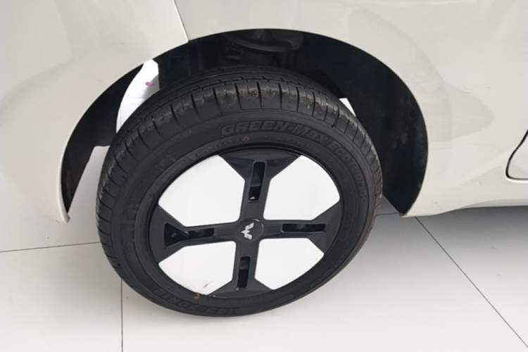 Used Wuling Hongguang MINIEV 2024 3rd Generation 215km Advanced Version Right Rear Wheel Hub