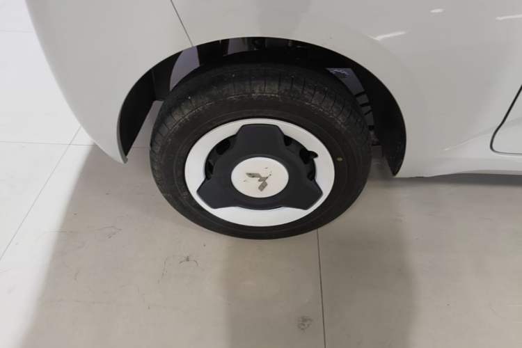 Used Wuling Hongguang MINIEV 2024 3rd Generation 215km Youth Edition Right Rear Wheel Hub
