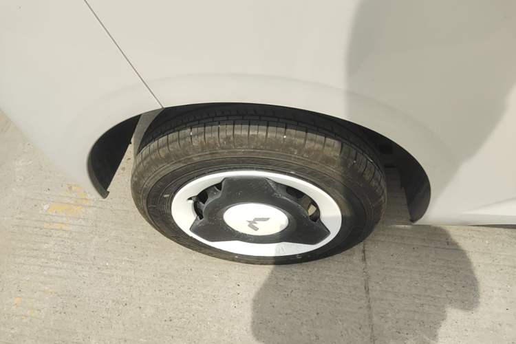 Used Wuling Hongguang MINIEV 2024 3rd Generation 215km Youth Edition Right Rear Wheel Hub