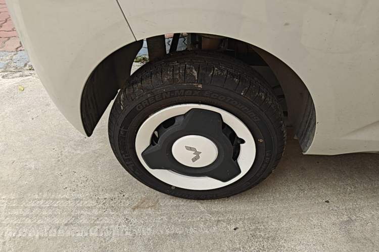 Used Wuling Hongguang MINIEV 2024 3rd Generation 215km Youth Edition Right Rear Wheel Hub