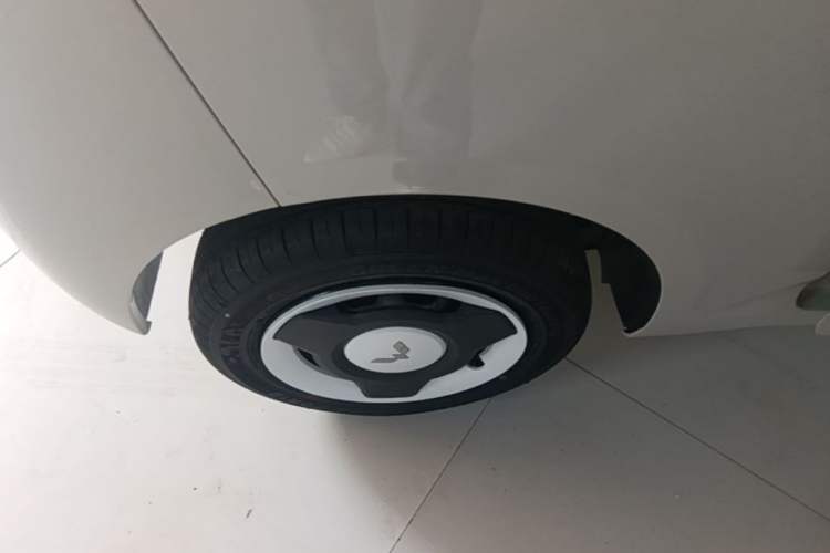 Used Wuling Hongguang MINIEV 2024 3rd Generation 215km Youth Edition Right Rear Wheel Hub