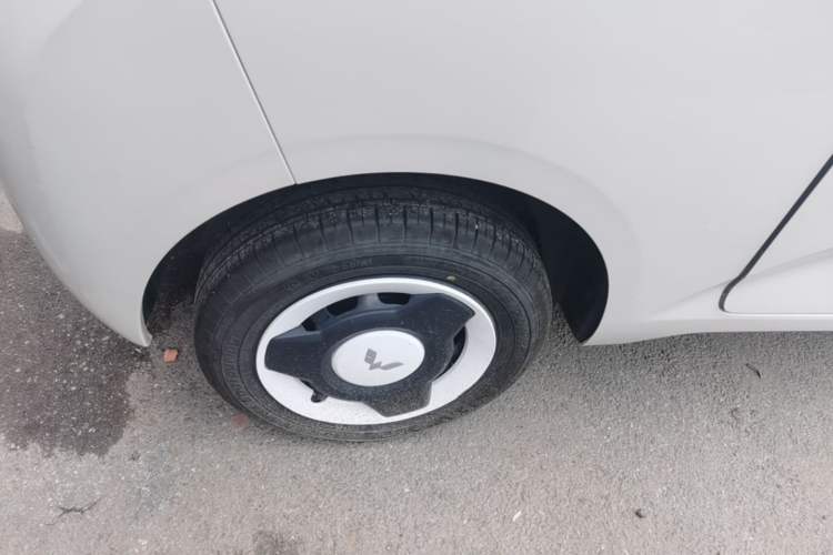 Used Wuling Hongguang MINIEV 2024 3rd Generation 215km Youth Edition Right Rear Wheel Hub