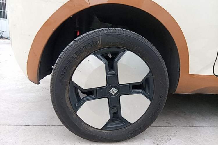 Used Wuling Hongguang MINIEV 2024 3rd Generation 215km Advanced Version Right Rear Wheel Hub