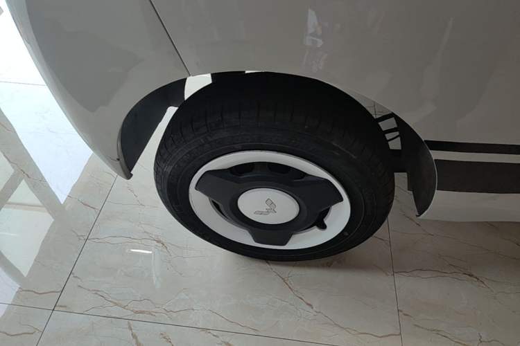 Used Wuling Hongguang MINIEV 2024 3rd Generation 215km Youth Edition Right Rear Wheel Hub