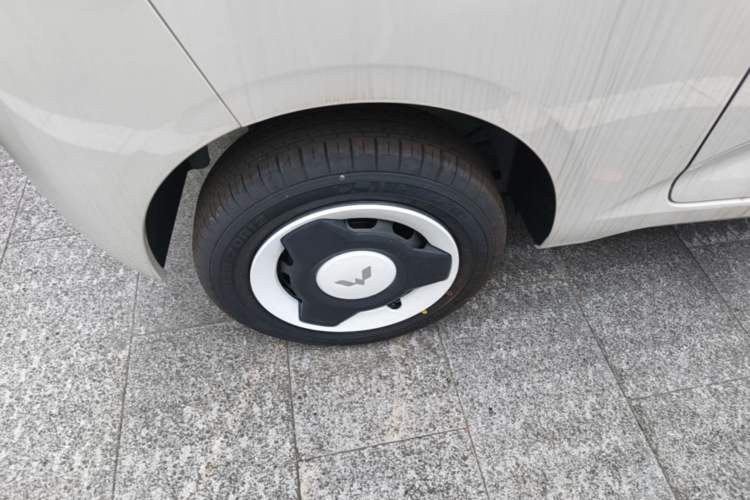Used Wuling Hongguang MINIEV 2024 3rd Generation 215km Youth Edition Right Rear Wheel Hub
