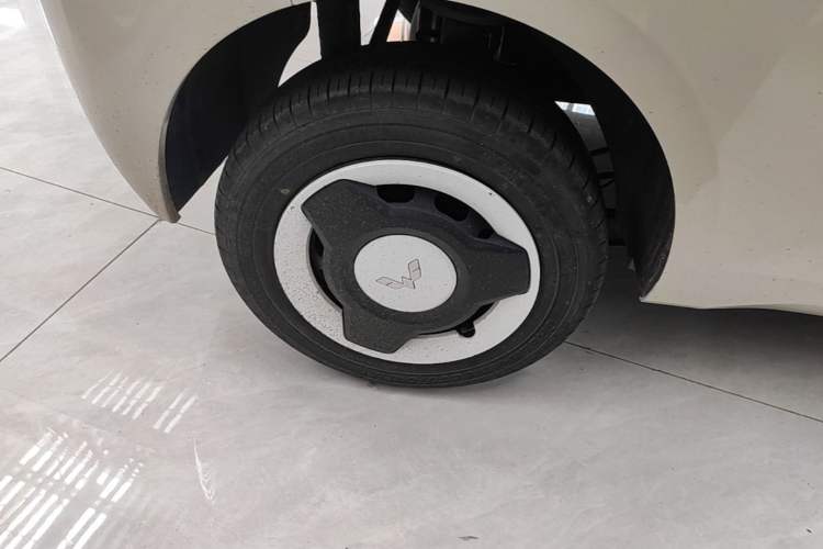 Used Wuling Hongguang MINIEV 2024 3rd Generation 215km Youth Edition Right Rear Wheel Hub