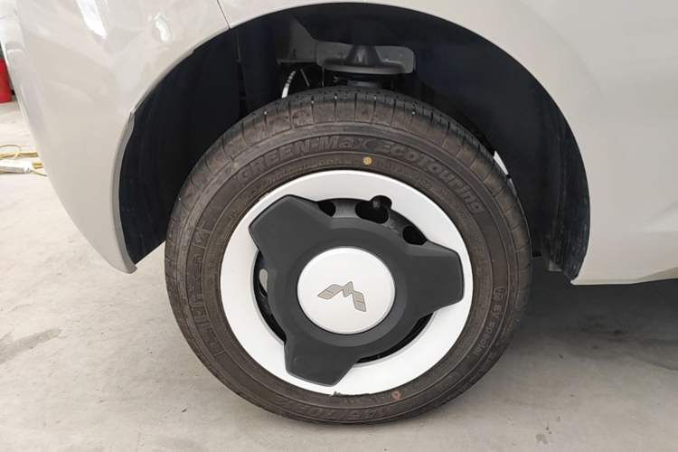 Used Wuling Hongguang MINIEV 2024 3rd Generation 215km Youth Edition Right Rear Wheel Hub