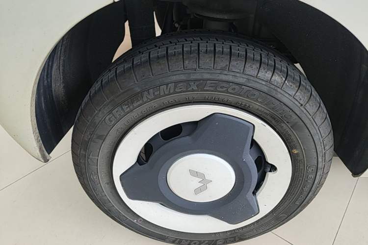 Used Wuling Hongguang MINIEV 2024 3rd Generation 215km Youth Edition Right Rear Wheel Hub
