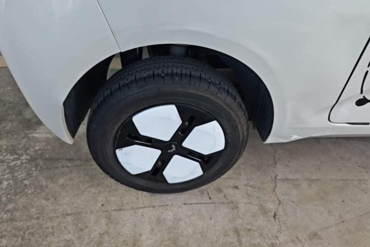 Used Wuling Hongguang MINIEV 2024 3rd Generation 215km Advanced Version Right Rear Wheel Hub