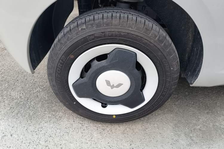 Used Wuling Hongguang MINIEV 2024 3rd Generation 215km Youth Edition Right Rear Wheel Hub