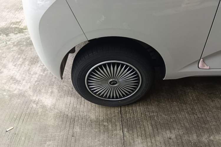 Used Wuling Hongguang MINIEV 2024 3rd Generation 215km Youth Edition Right Rear Wheel Hub