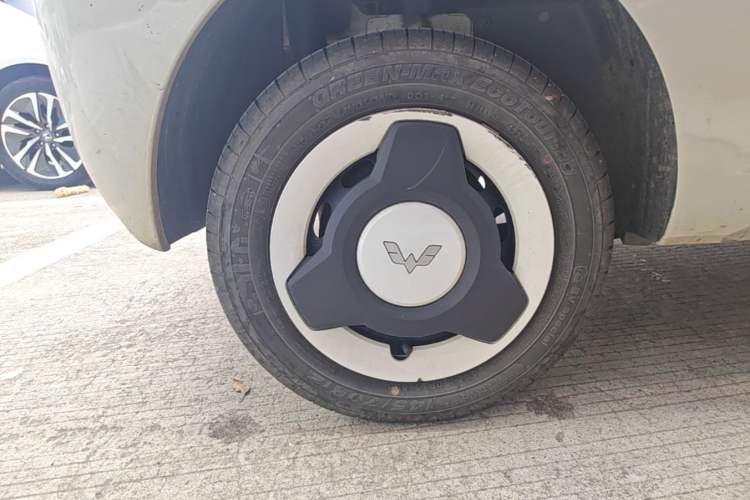 Used Wuling Hongguang MINIEV 2024 3rd Generation 215km Youth Edition Right Rear Wheel Hub