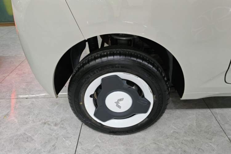 Used Wuling Hongguang MINIEV 2024 3rd Generation 215km Youth Edition Right Rear Wheel Hub