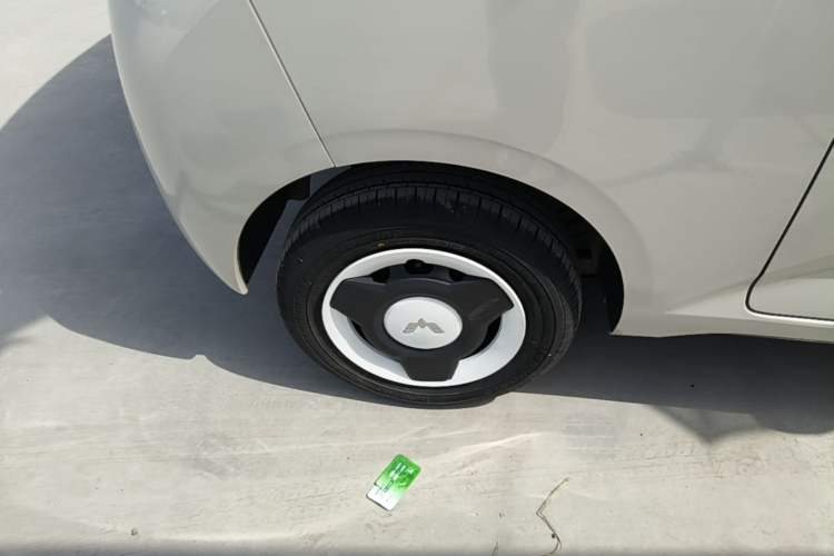 Used Wuling Hongguang MINIEV 2024 3rd Generation 215km Youth Edition Right Rear Wheel Hub