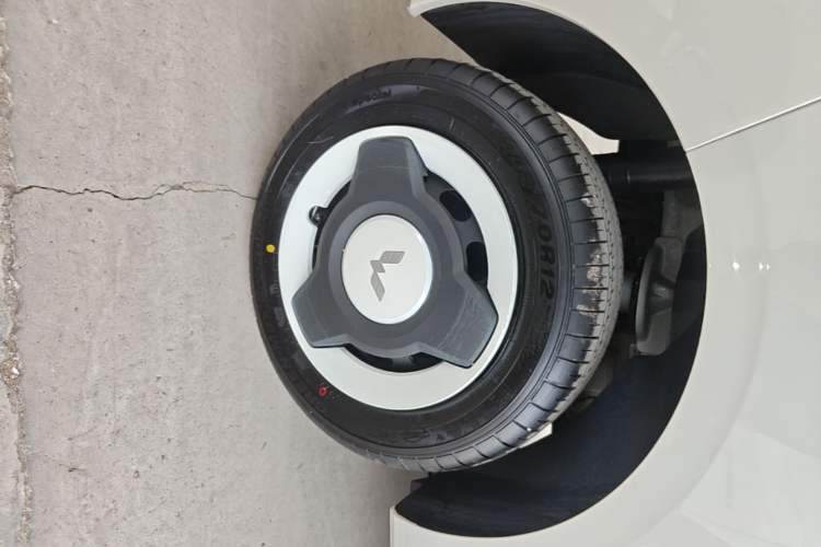 Used Wuling Hongguang MINIEV 2024 3rd Generation 215km Youth Edition Right Rear Wheel Hub
