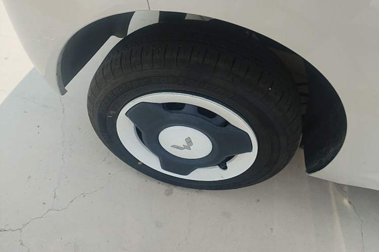 Used Wuling Hongguang MINIEV 2024 3rd Generation 215km Youth Edition Right Rear Wheel Hub