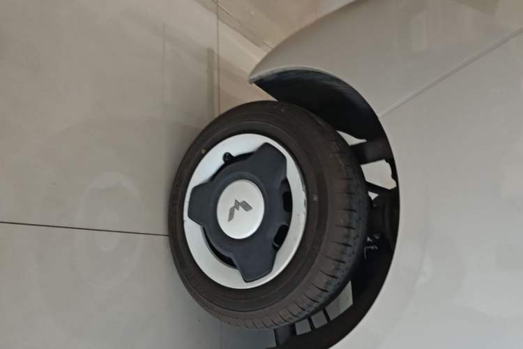 Used Wuling Hongguang MINIEV 2024 3rd Generation 215km Youth Edition Right Rear Wheel Hub